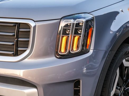 Used 2024 Kia Telluride S FWD image 12