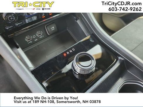 New 2025 Jeep Grand Cherokee Altitude image 34