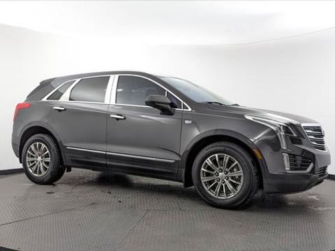 Used 2017 Cadillac XT5 Luxury w/ Driver Awareness Package FWD image 9