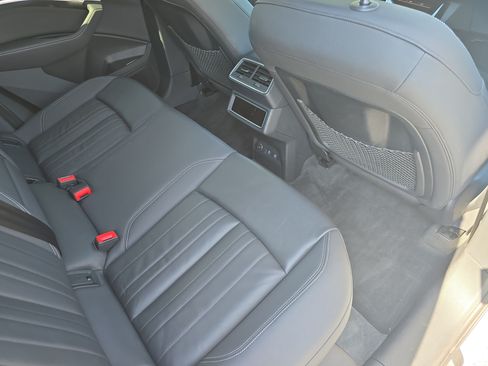 Used 2021 Audi e-tron Premium w/ Towing Package AWD/4WD image 11