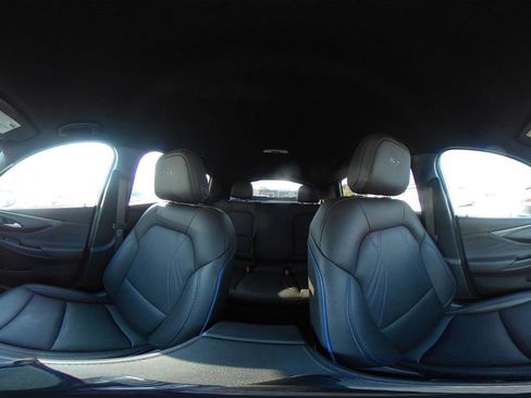 Used 2025 Buick Envista Sport Touring image 43