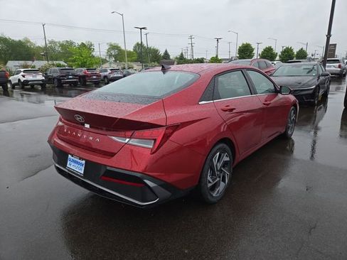 New 2025 Hyundai Elantra SEL image 6