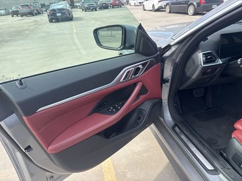 Used 2022 BMW i4 eDrive40 RWD image 19