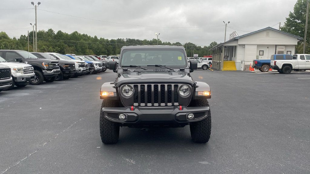 Used 2023 Jeep Gladiator Rubicon w/ Cold Weather Group AWD/4WD image 2