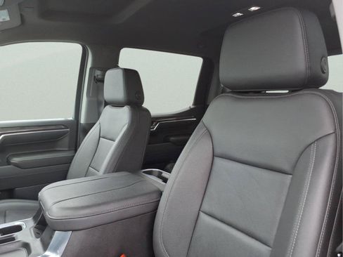Used 2025 Chevrolet Silverado 1500 LTZ AWD/4WD image 19