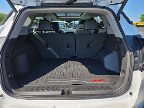 Certified 2023 GMC Terrain SLT w/ Infotainment Package II AWD/4WD image 9