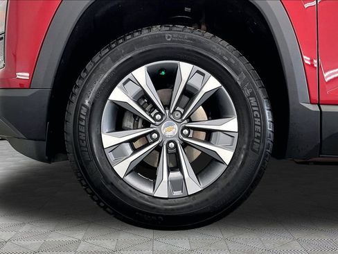 Used 2026 Chevrolet Equinox LT AWD/4WD image 9