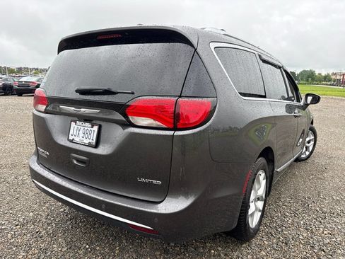 Used 2020 Chrysler Pacifica Limited FWD image 12