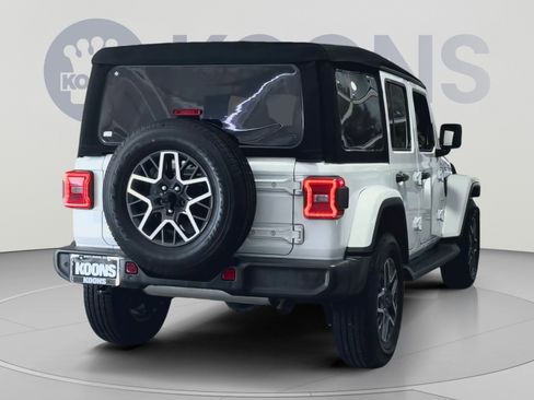 Used 2024 Jeep Wrangler Unlimited Sahara w/ Technology Group AWD/4WD image 10