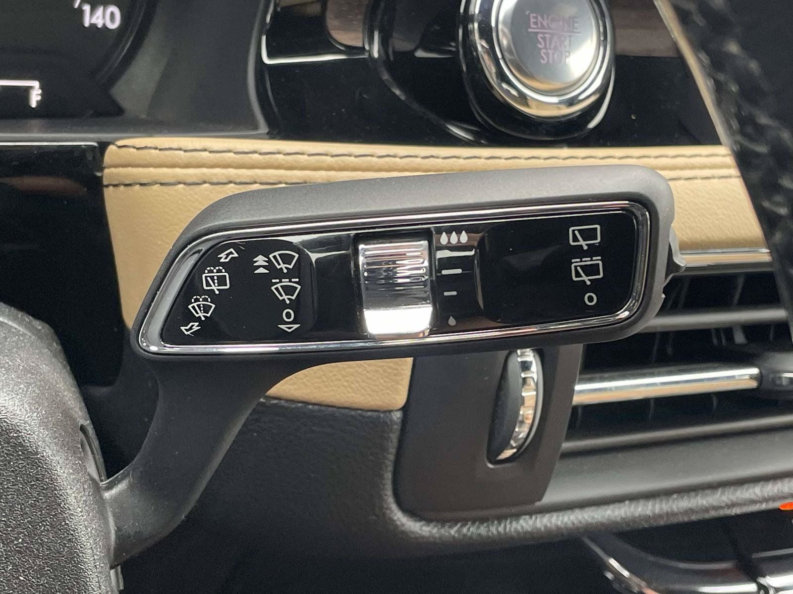 Used 2020 Lincoln Corsair Reserve FWD image 13