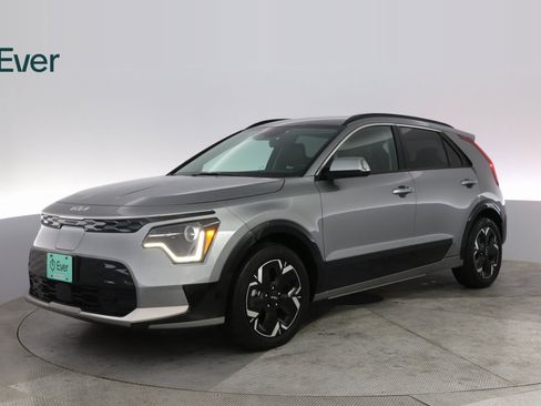 Used 2023 Kia Niro Wind image 2