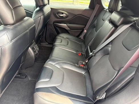Used 2022 Jeep Cherokee Limited AWD/4WD image 28
