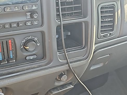 Used 2005 Chevrolet Silverado 1500 LS w/ Light Duty Power Package image 16