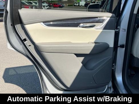 Used 2020 Cadillac XT6 Premium Luxury FWD image 29