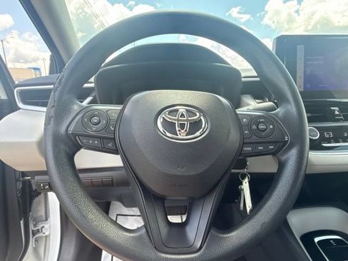 Used 2023 Toyota Corolla LE FWD image 14