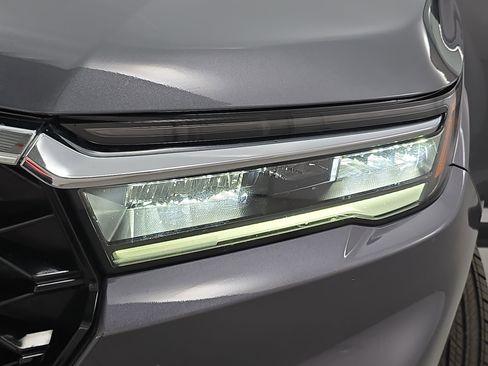 Certified 2025 Honda Pilot Elite image 33