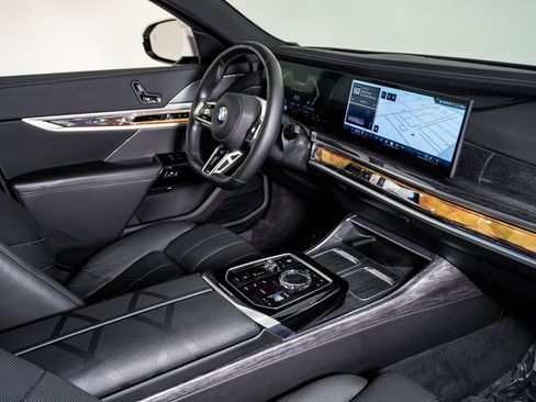 Used 2025 BMW 740i xDrive image 14