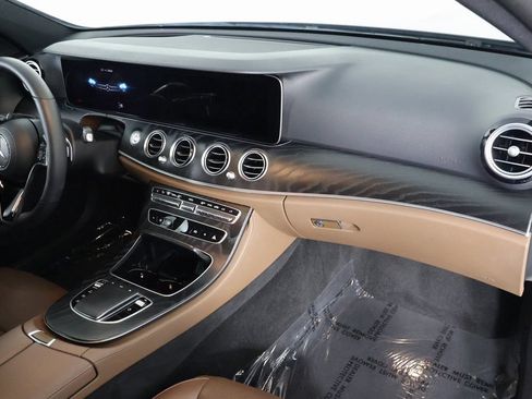 Used 2022 Mercedes-Benz E 450 4MATIC Sedan image 9