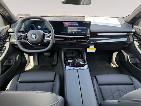 New 2026 BMW 530i xDrive AWD/4WD image 10