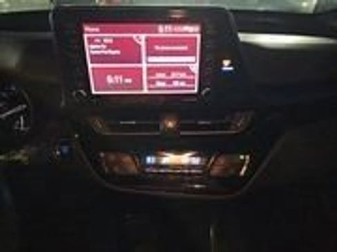 Used 2020 Toyota C-HR XLE image 15