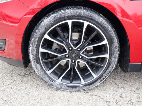 Used 2019 Ford Taurus Limited image 30