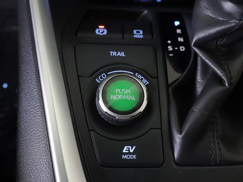 Used 2019 Toyota RAV4 XSE AWD/4WD image 19