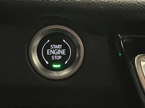 Used 2025 Chevrolet Traverse Z71 w/ Enhanced Driving Package image 23