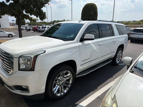 Used 2020 GMC Yukon XL SLT w/ Premium Edition RWD image 10