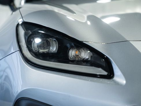 Used 2023 Toyota GR86 RWD image 10