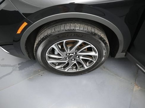 Used 2022 Lincoln Corsair AWD w/ Equipment Group 101A image 37