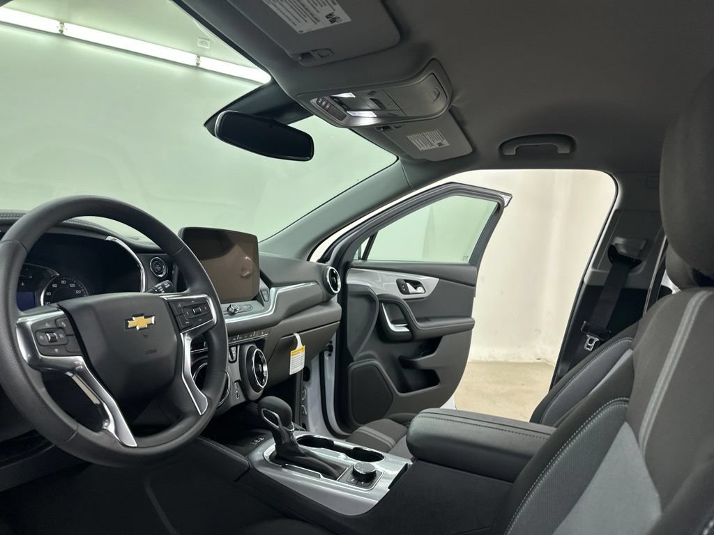 New 2026 Chevrolet Blazer LT w/ Convenience Package AWD/4WD image 28