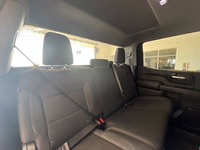 Used 2025 Chevrolet Silverado 1500 Custom Trail Boss w/ LPO, Dark Essentials Package AWD/4WD image 8