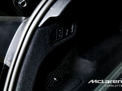 Used 2021 Lamborghini Urus image 22