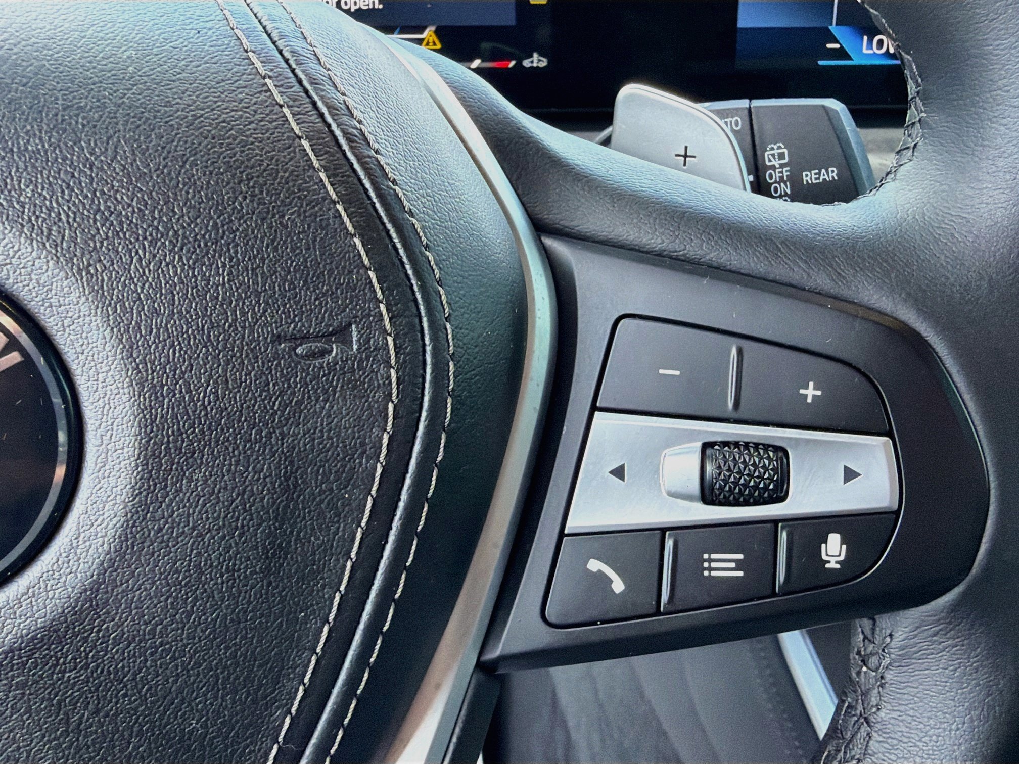 Used 2025 BMW X5 sDrive40i w/ Premium Package RWD image 38