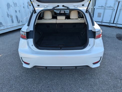 Used 2014 Lexus CT 200h FWD image 12