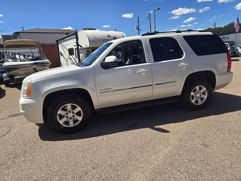 Used 2011 GMC Yukon SLT w/ SLT-2 Equipment Package AWD/4WD image 6