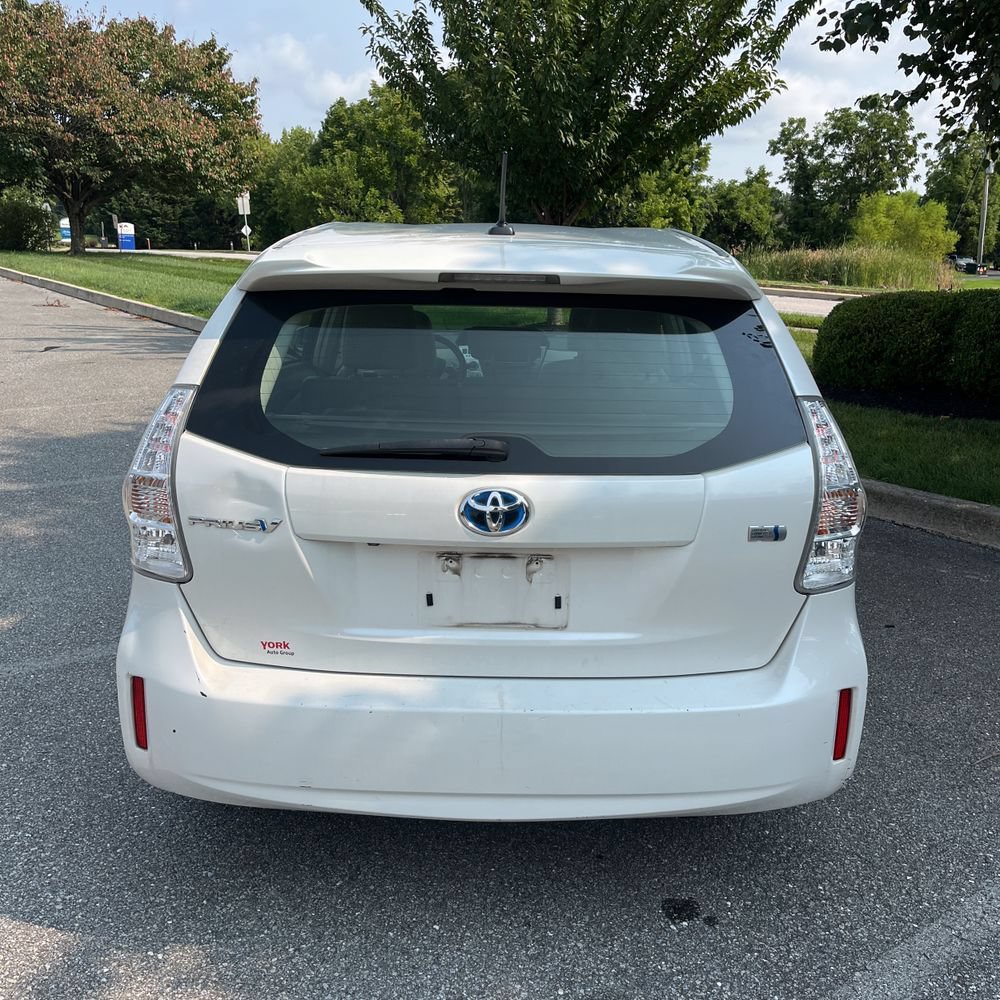 Used 2012 Toyota Prius V Five FWD image 3