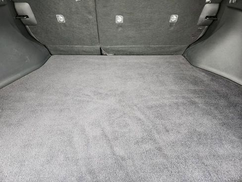 Used 2023 Toyota Venza Limited image 35