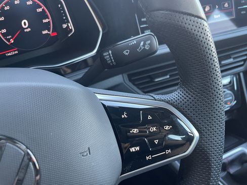 Used 2024 Volkswagen Jetta GLI 40th Anniversary Edition image 37