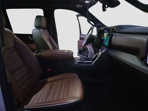 Used 2024 GMC Sierra 3500 Denali Ultimate image 16