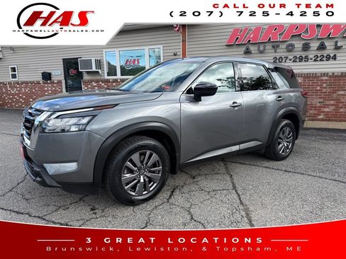 Used 2023 Nissan Pathfinder S AWD/4WD image 2