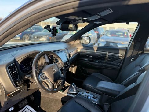 Used 2021 Mitsubishi Outlander SEL image 11