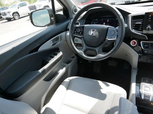 Used 2022 Honda Pilot Touring image 18