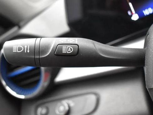 Used 2025 Chevrolet Trax LT image 25