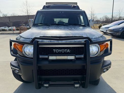 Used 2010 Toyota FJ Cruiser 4WD image 2