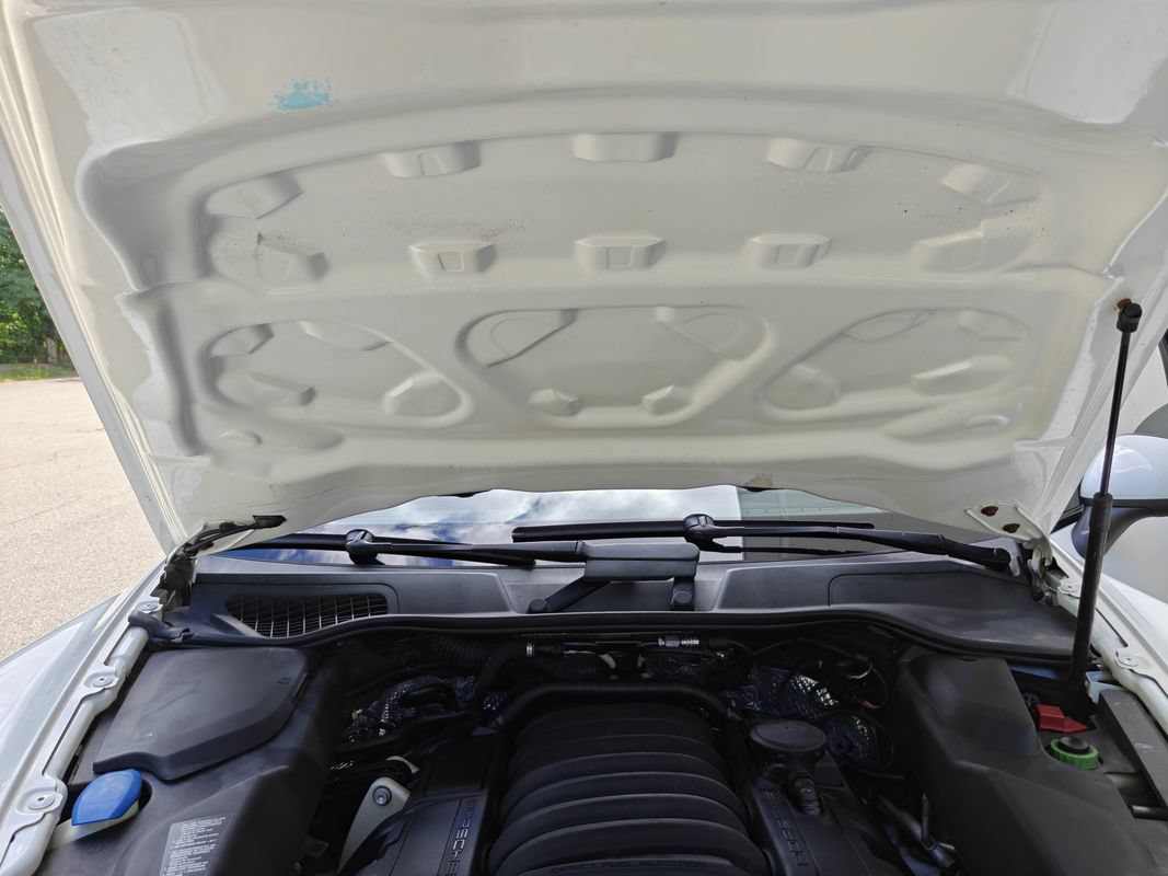 Used 2013 Porsche Cayenne GTS AWD/4WD image 32