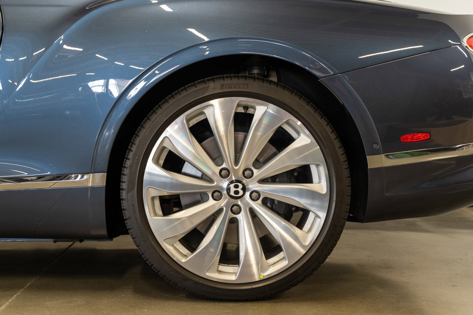 Used 2024 Bentley Continental GT V8 AWD/4WD image 26