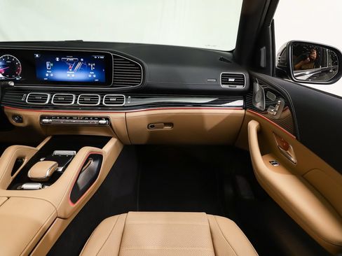 Used 2025 Mercedes-Benz GLS 450 4MATIC image 20