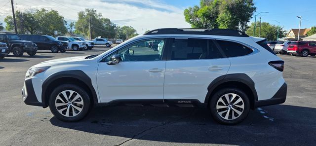 Used 2024 Subaru Outback Premium AWD/4WD image 4