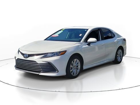 Certified 2024 Toyota Camry LE FWD image 3